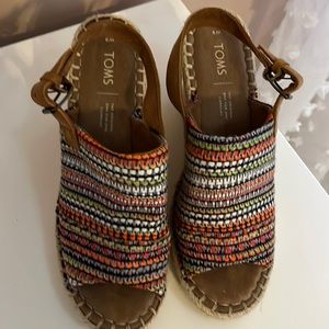 Toms wedges